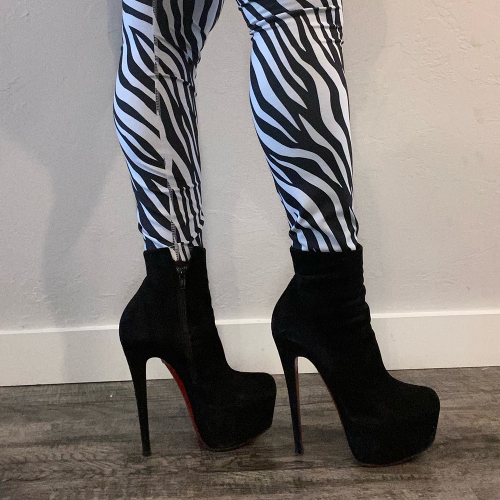 Christian Louboutin Daf Booty sz 36/6